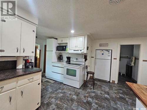 #10 Carefree Park, Bone Creek Rm No. 108, SK - Indoor Photo Showing Kitchen