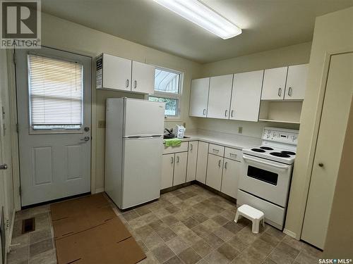 204 - 206 Main Street, Limerick, SK - Indoor Photo Showing Kitchen