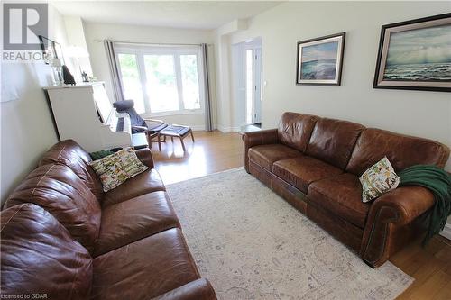 717 Campbell Avenue, Fergus, ON - Indoor Photo Showing Living Room