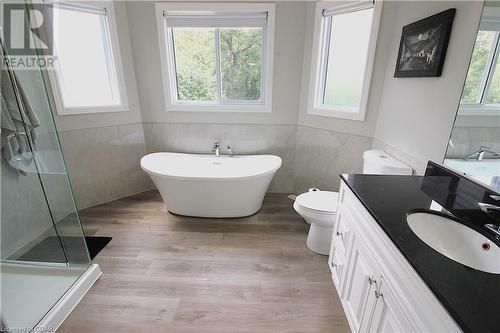 717 Campbell Avenue, Fergus, ON - Indoor Photo Showing Bathroom