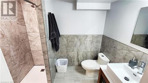 717 Campbell Avenue, Fergus, ON - Indoor Photo Showing Bathroom