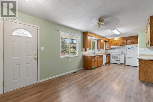 860 4 Avenue Se Lot# 2, Salmon Arm, BC - Indoor Photo Showing Kitchen