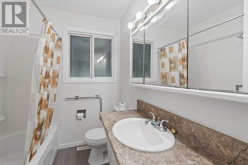 860 4 Avenue Se Lot# 2, Salmon Arm, BC - Indoor Photo Showing Bathroom