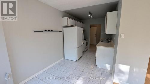 101 - 135 Base Line Road W, London, ON - Indoor Photo Showing Laundry Room