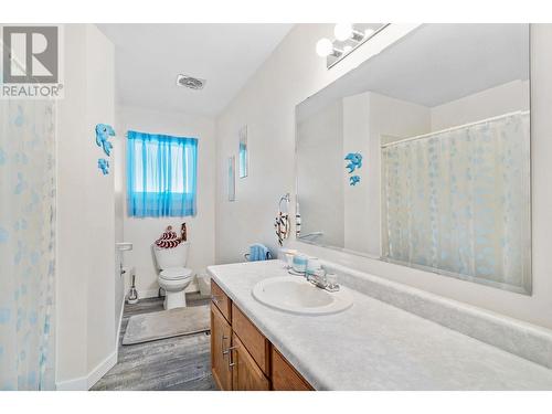 3795 Salloum Road, West Kelowna, BC - Indoor Photo Showing Bathroom