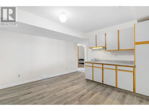 3795 Salloum Road, West Kelowna, BC - Indoor Photo Showing Kitchen