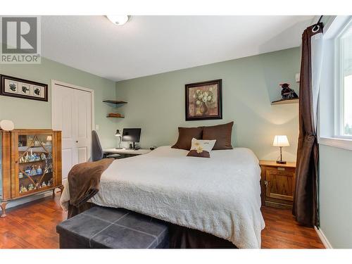 6395 Newton Court, Summerland, BC - Indoor Photo Showing Bedroom