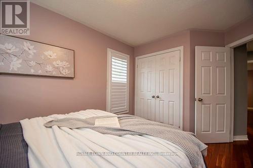 32 Broad Street, Kawartha Lakes (Lindsay), ON - Indoor Photo Showing Bedroom