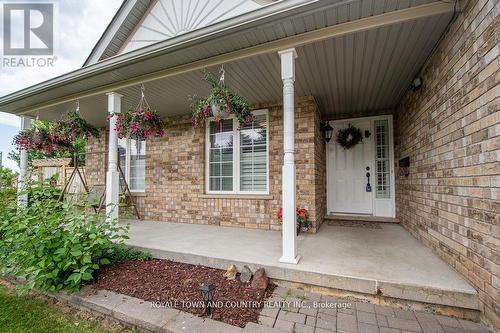 32 Broad Street, Kawartha Lakes (Lindsay), ON - Outdoor