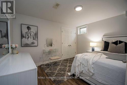 32 Broad Street, Kawartha Lakes (Lindsay), ON - Indoor Photo Showing Bedroom