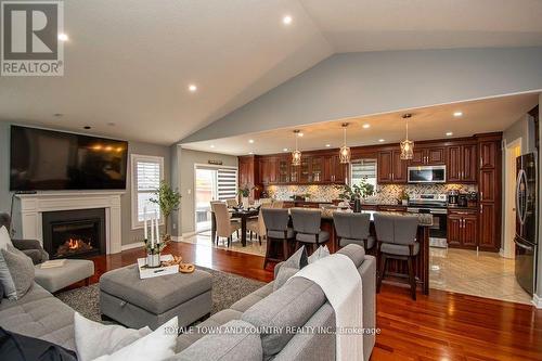 32 Broad Street, Kawartha Lakes (Lindsay), ON - Indoor Photo Showing Living Room With Fireplace