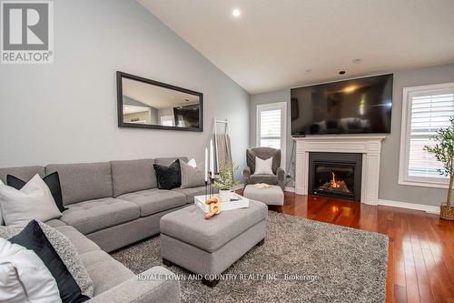 32 Broad Street, Kawartha Lakes (Lindsay), ON - Indoor Photo Showing Living Room With Fireplace