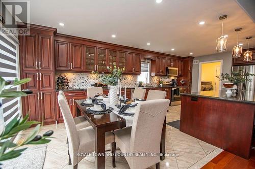 32 Broad Street, Kawartha Lakes (Lindsay), ON - Indoor Photo Showing Dining Room