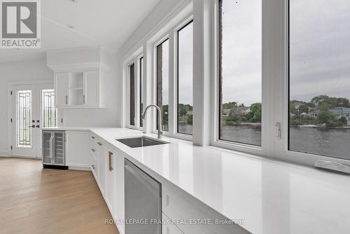 42 Pond Street, Trent Hills (Hastings), ON - Indoor Photo Showing Kitchen With Upgraded Kitchen