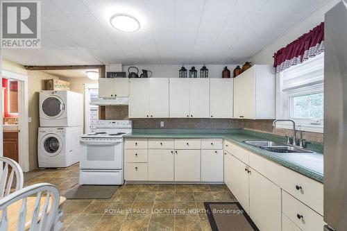 1 Erie Street, Clearview, ON - Indoor Photo Showing Kitchen With Double Sink