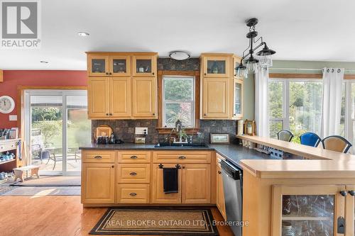 2819 Old Orchard Road, Springwater, ON - Indoor Photo Showing Kitchen