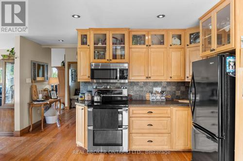 2819 Old Orchard Road, Springwater, ON - Indoor Photo Showing Kitchen