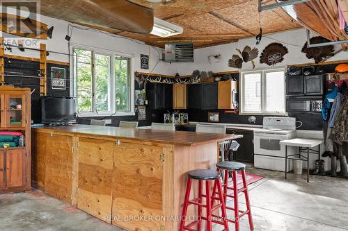 2819 Old Orchard Road, Springwater, ON - Indoor Photo Showing Kitchen