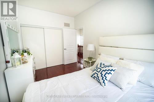 2178 Fiddlers Way, Oakville (West Oak Trails), ON - Indoor Photo Showing Bedroom