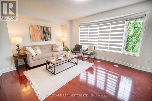 2178 Fiddlers Way, Oakville (West Oak Trails), ON - Indoor Photo Showing Living Room