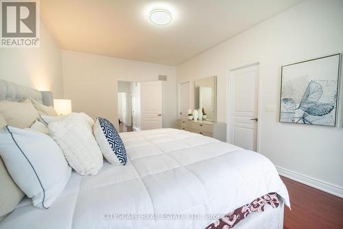 2178 Fiddlers Way, Oakville (West Oak Trails), ON - Indoor Photo Showing Bedroom