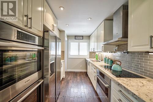 35 Weber Drive, Halton Hills (Georgetown), ON - Indoor Photo Showing Kitchen With Upgraded Kitchen