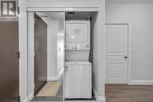 309 - 225 Webb Drive, Mississauga (City Centre), ON - Indoor Photo Showing Laundry Room