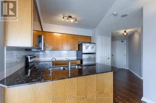 804 - 220 Forum Drive, Mississauga, ON - Indoor Photo Showing Kitchen With Double Sink