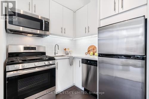 112 - 1183 Dufferin Street, Toronto (Dovercourt-Wallace Emerson-Junction), ON - Indoor Photo Showing Kitchen With Stainless Steel Kitchen With Upgraded Kitchen