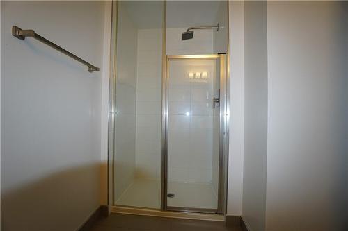 5240 Dundas Street W|Unit #B609, Burlington, ON - Indoor Photo Showing Bathroom