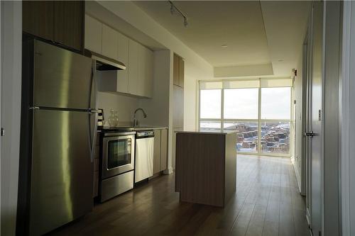 5240 Dundas Street W|Unit #B609, Burlington, ON - Indoor Photo Showing Kitchen