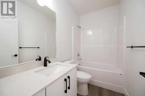 118-2648 Tranquille Rd, Kamloops, BC - Indoor Photo Showing Bathroom