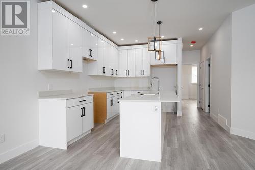 118-2648 Tranquille Rd, Kamloops, BC - Indoor Photo Showing Kitchen