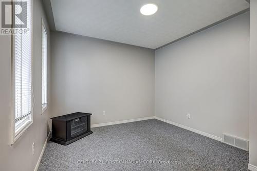 34 Eula White Place, London, ON - Indoor Photo Showing Other Room