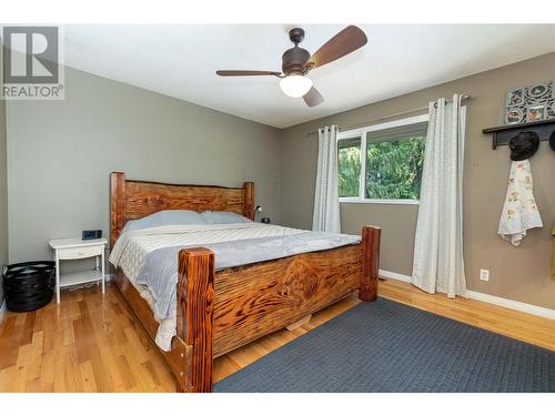 2539 Forest Drive, Blind Bay, BC - Indoor Photo Showing Bedroom