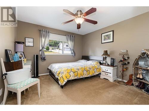 2539 Forest Drive, Blind Bay, BC - Indoor Photo Showing Bedroom