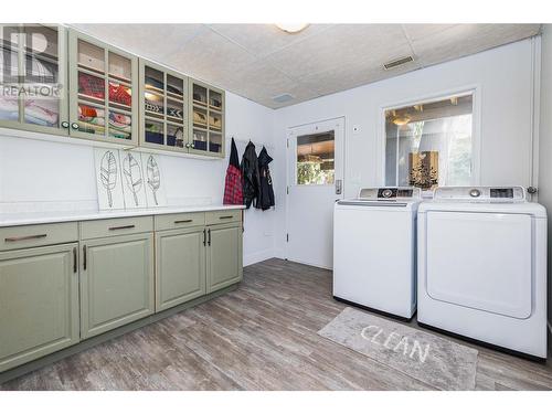 2539 Forest Drive, Blind Bay, BC - Indoor Photo Showing Laundry Room