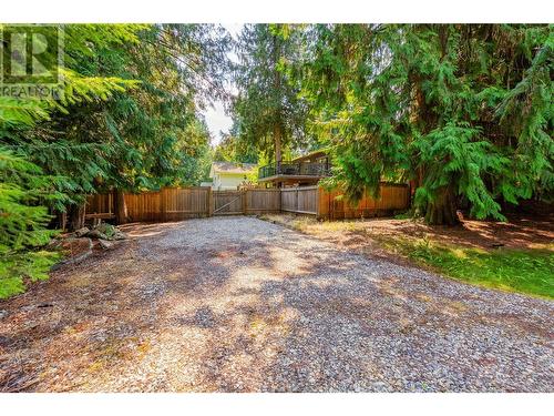 2539 Forest Drive, Blind Bay, BC - Outdoor