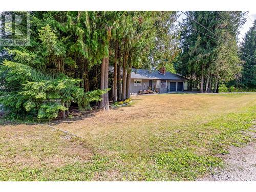 2539 Forest Drive, Blind Bay, BC - Outdoor