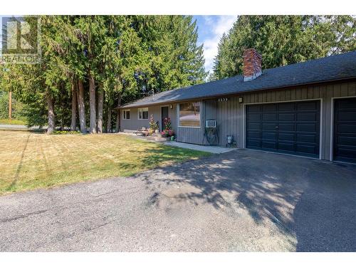 2539 Forest Drive, Blind Bay, BC - Outdoor