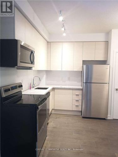 211 - 621 Sheppard Avenue E, Toronto (Bayview Village), ON - Indoor Photo Showing Kitchen