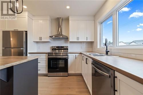 189 Ernest, Dieppe, NB - Indoor Photo Showing Kitchen With Double Sink