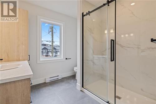 189 Ernest, Dieppe, NB - Indoor Photo Showing Bathroom