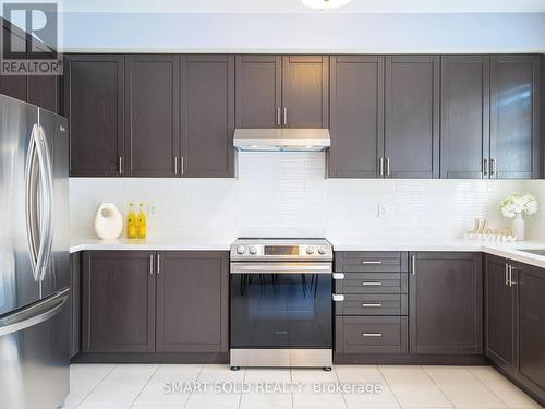 17 Rougeview Park Crescent, Markham (Greensborough), ON - Indoor Photo Showing Kitchen