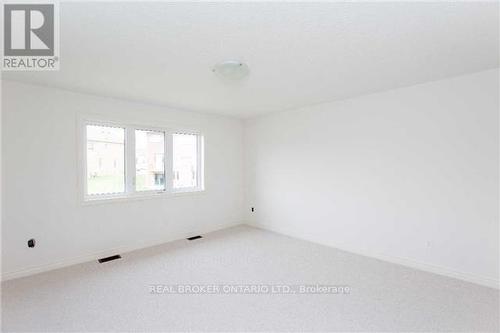 48 Barrow Avenue, Bradford West Gwillimbury, ON - Indoor Photo Showing Other Room