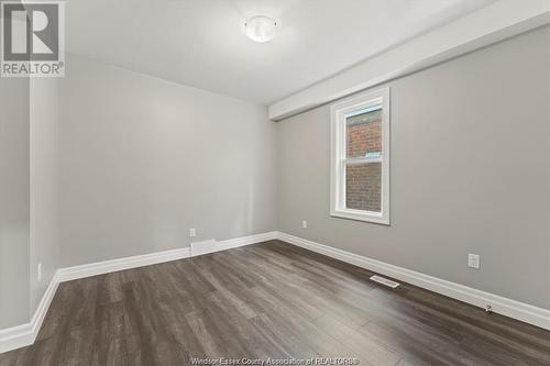 1439 Benjamin Unit# Main, Windsor, ON - Indoor Photo Showing Other Room