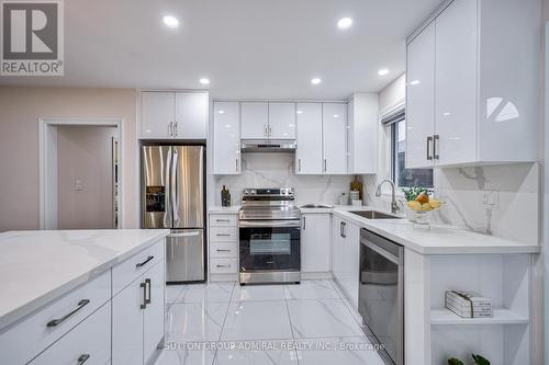 9 Mooreshead Drive, Toronto (Etobicoke West Mall), ON - Indoor Photo Showing Kitchen With Upgraded Kitchen