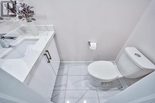 9 Mooreshead Drive, Toronto (Etobicoke West Mall), ON - Indoor Photo Showing Bathroom