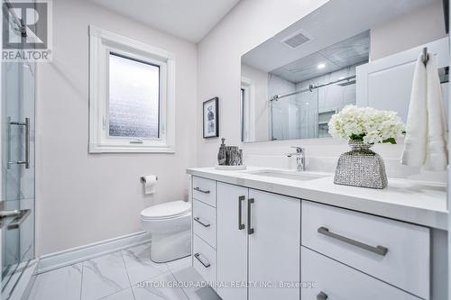 9 Mooreshead Drive, Toronto (Etobicoke West Mall), ON - Indoor Photo Showing Bathroom