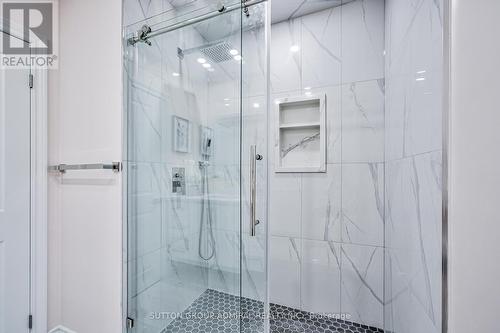 9 Mooreshead Drive, Toronto (Etobicoke West Mall), ON - Indoor Photo Showing Bathroom